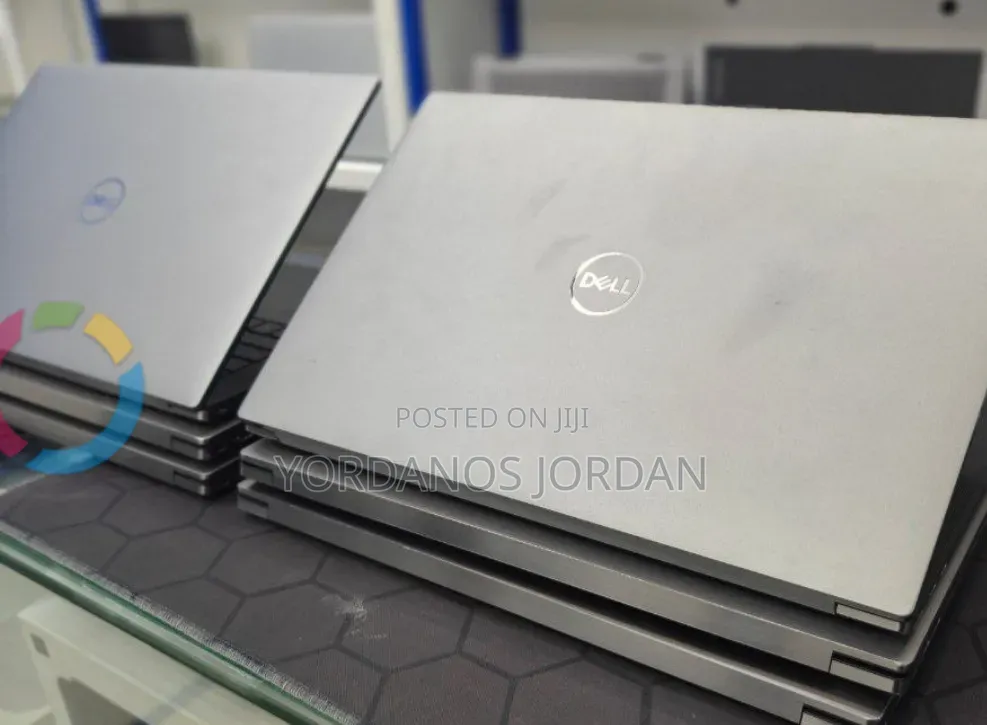 New Laptop Dell Precision 15 5520 16GB Intel Core i7 SSD 512GB