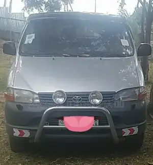 Toyota HiAce 2006 Silver