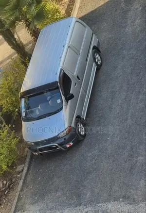 Toyota HiAce 2006 Silver