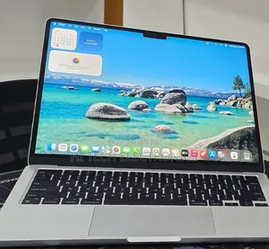 New Laptop Apple MacBook Air 2024 M3 8GB Apple M3 SSD 256GB