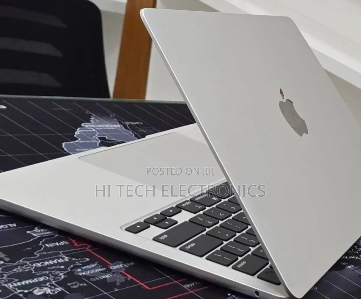 New Laptop Apple MacBook Air 2024 M3 8GB Apple M3 SSD 256GB