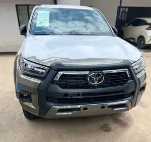 New Toyota Hilux 2025 Brown