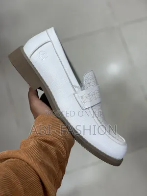 Flat Leather White Shoe Mid High