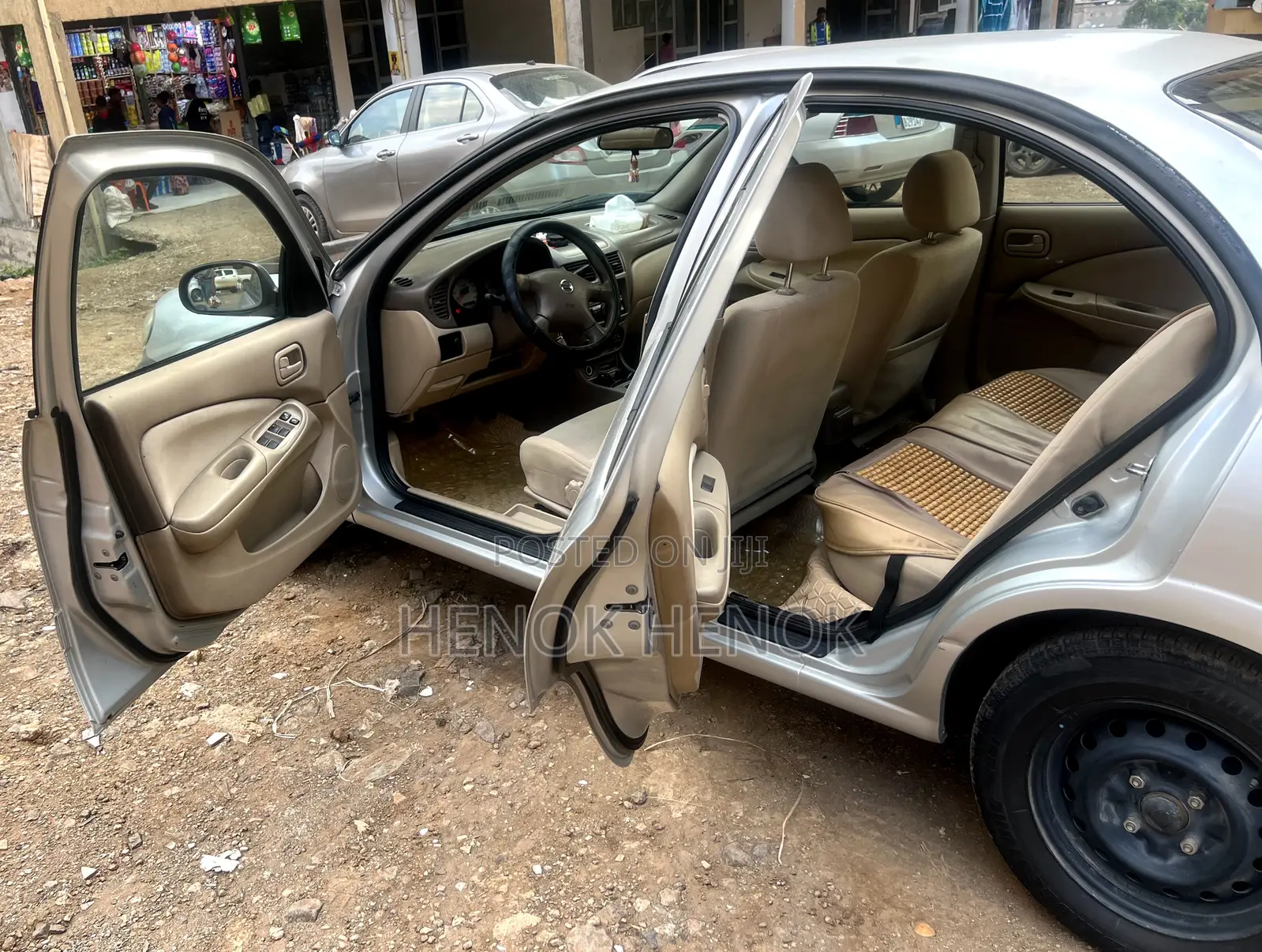 Nissan Sunny 2011 Silver
