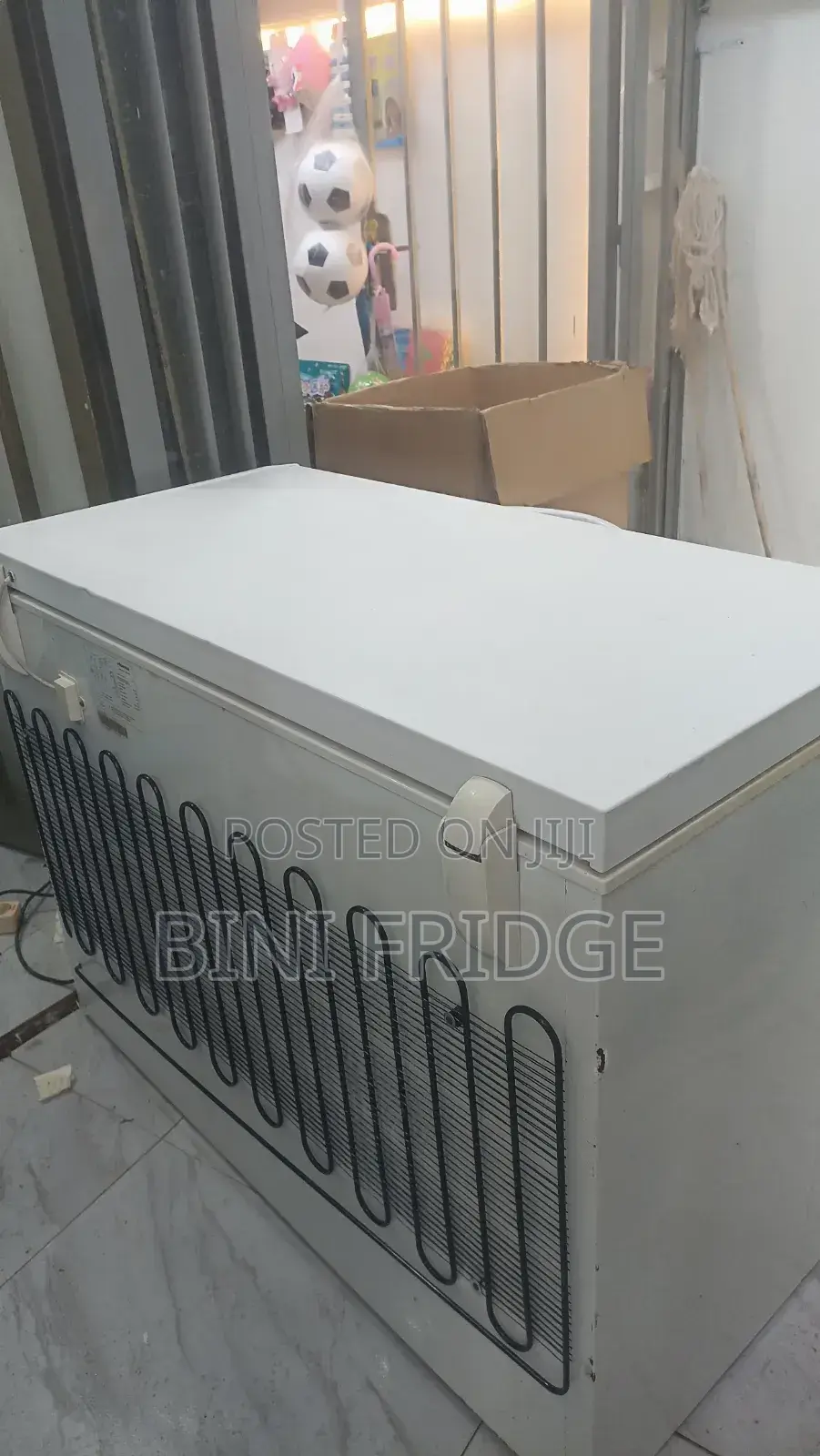 Deep Fridge 300 Liter Brand Hisense