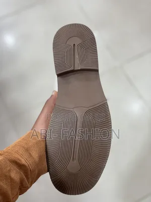 White Flat Leather Shoe Mid Sole