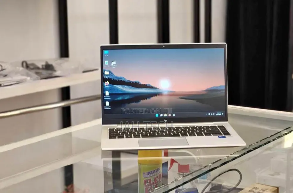 New Laptop HP EliteBook 840 G8 16GB Intel Core i5 SSD 512GB