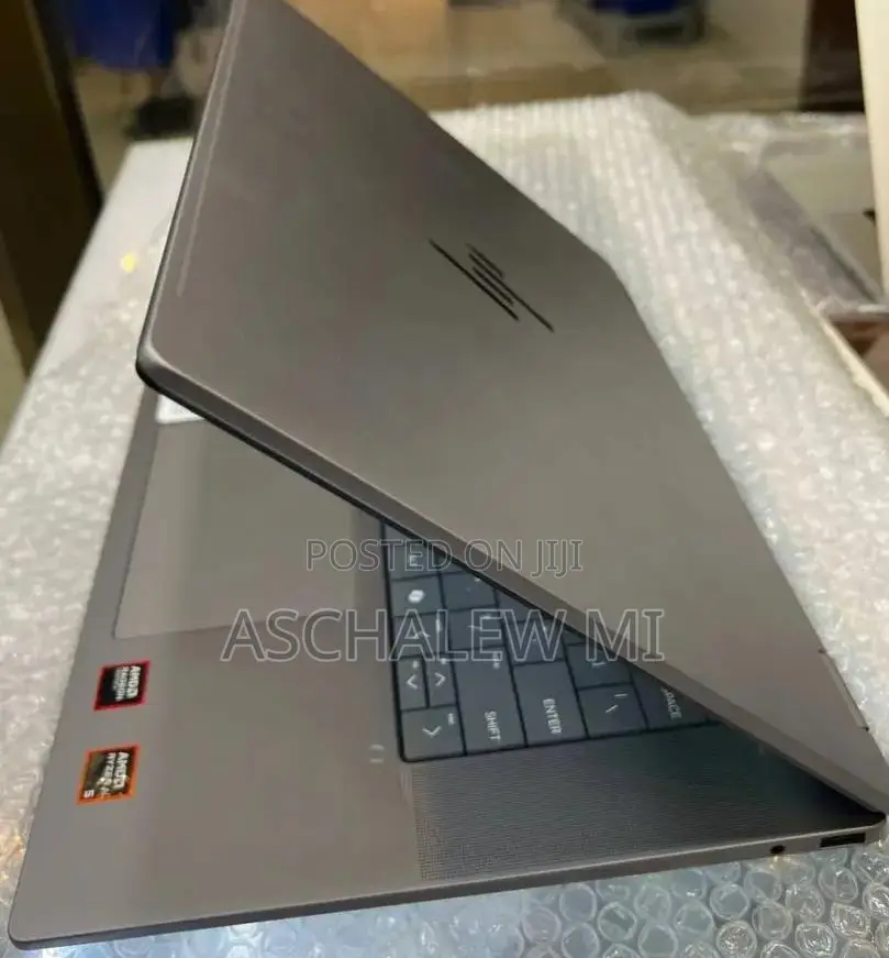 New Laptop HP OmniBook 5 16" 16GB AMD Ryzen 5 SSD 512GB