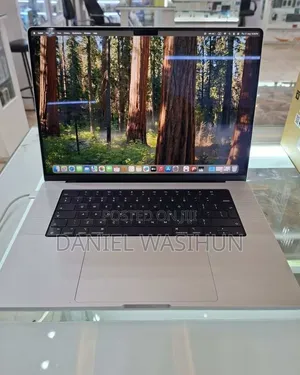 New Laptop Apple MacBook Pro 2020 M1 16GB Apple M1 Pro SSD 512GB