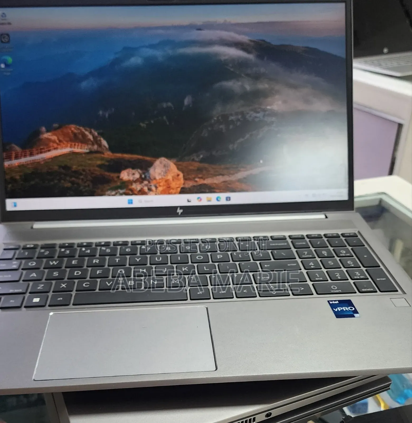 New Laptop HP ZBook Firefly 16 G10 16GB Intel Core i7 SSD 512GB