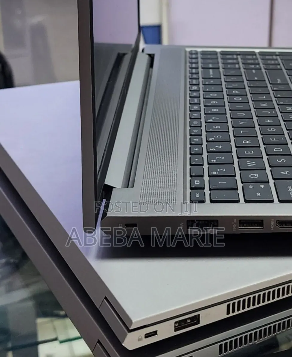 New Laptop HP ZBook Firefly 16 G10 16GB Intel Core i7 SSD 512GB