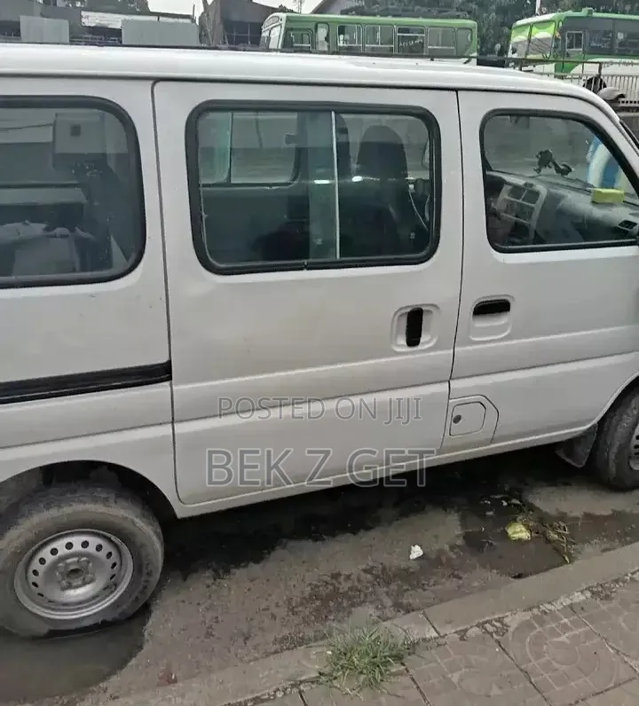 Suzuki Eeco 2024 White