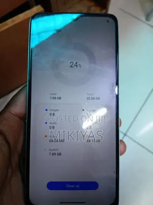 Itel A06 32 GB Silver