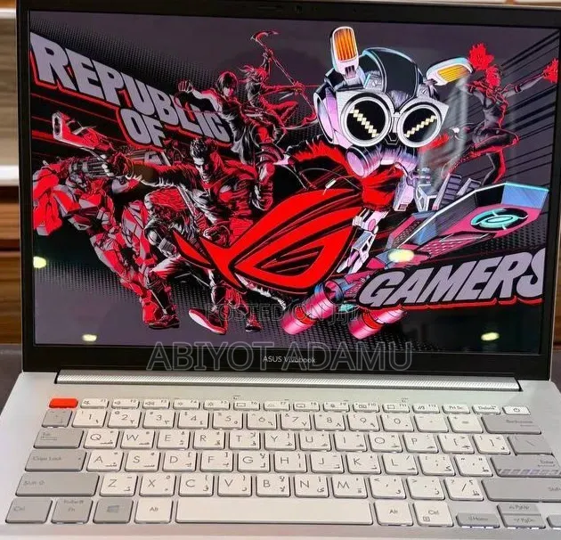 New Laptop Asus VivoBook 15 X505BA 16GB Intel Core i7 SSD 512GB