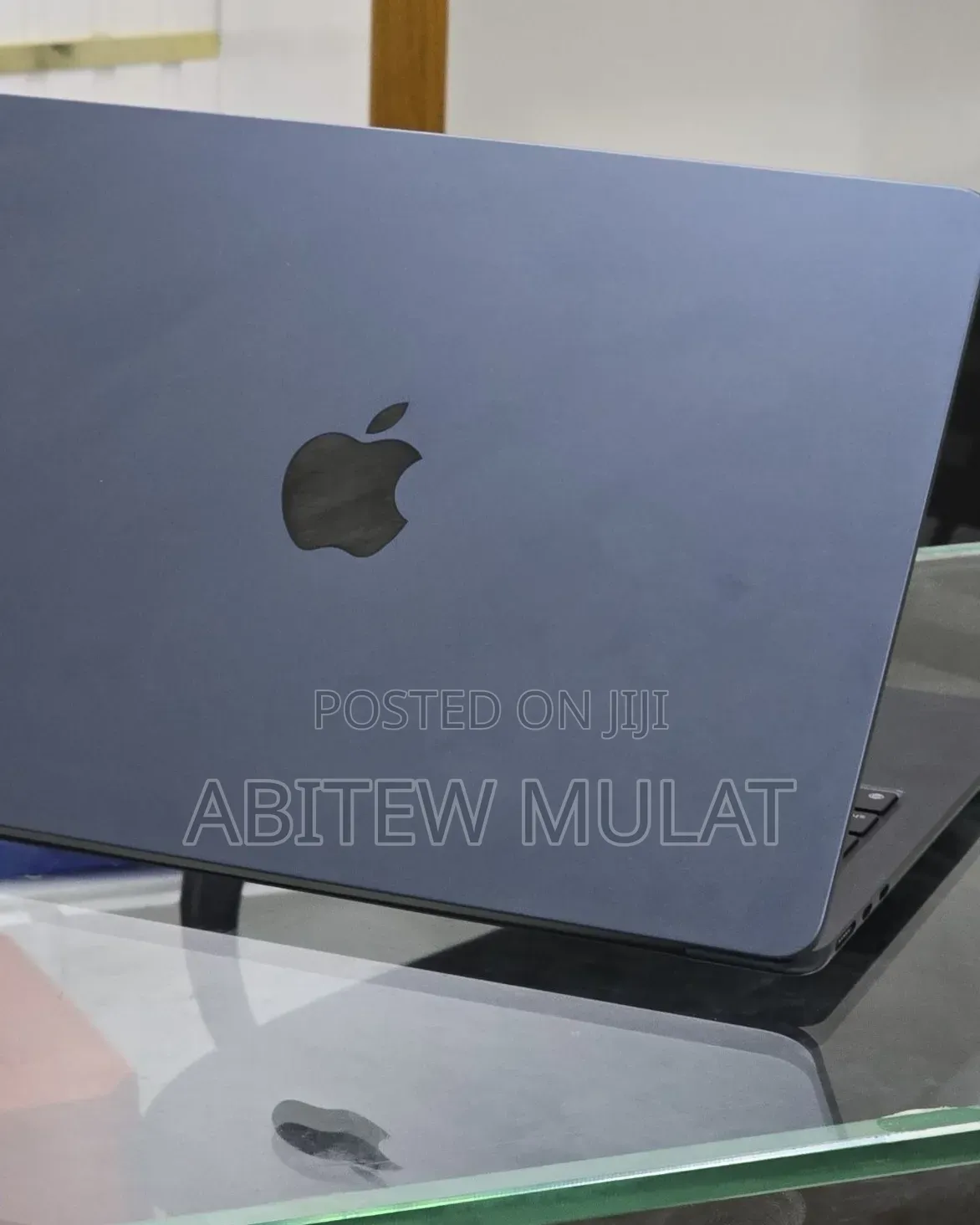 New Laptop Apple MacBook Air 2022 M2 16GB Apple M2 SSD 512GB