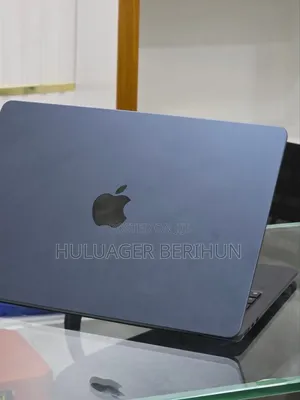 New Laptop Apple MacBook Air 2022 M2 16GB Apple M2 SSD 512GB