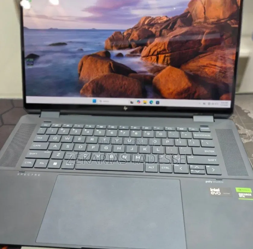 New Laptop HP OmniBook Ultra Flip 14" 32GB Intel Core Ultra 7 SSD 1T