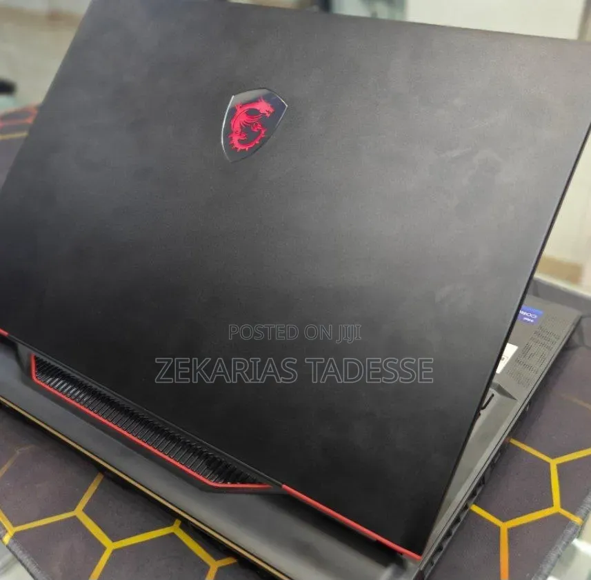 New Laptop MSI Raider GE76 12UGS 16GB Intel Core i9 SSD 1T