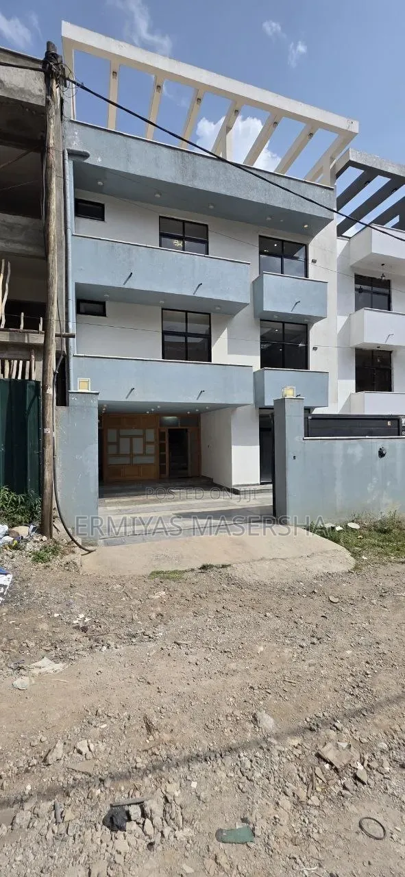 Furnished 10bdrm House in Yeka for sale