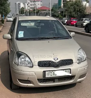 Toyota Vitz 2004 Blue