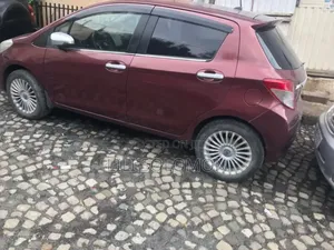 Toyota Yaris 2012 Burgundy