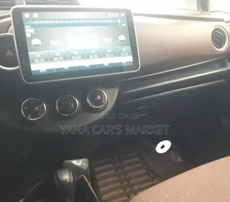 Toyota Yaris 2012