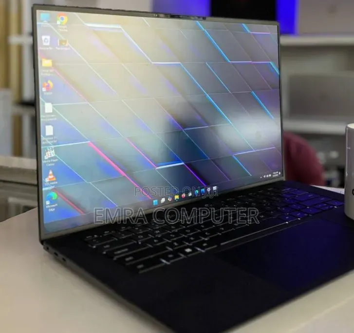 New Laptop Dell Precision 5570 32GB Intel Core i9 SSD 1T