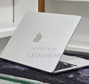 New Laptop Apple MacBook Air 2022 M2 8GB Apple M2 SSD 512GB