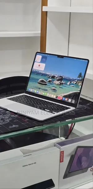 New Laptop Apple MacBook Air 2024 M3 16GB Apple M3 SSD 256GB