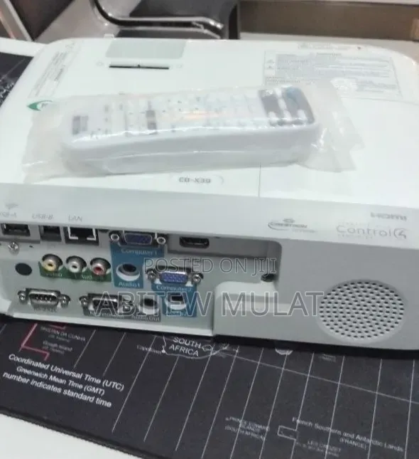 Brand New Epson Projector Eb-X39