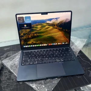 New Laptop Apple MacBook Air 2022 M2 16GB Apple M2 SSD 512GB