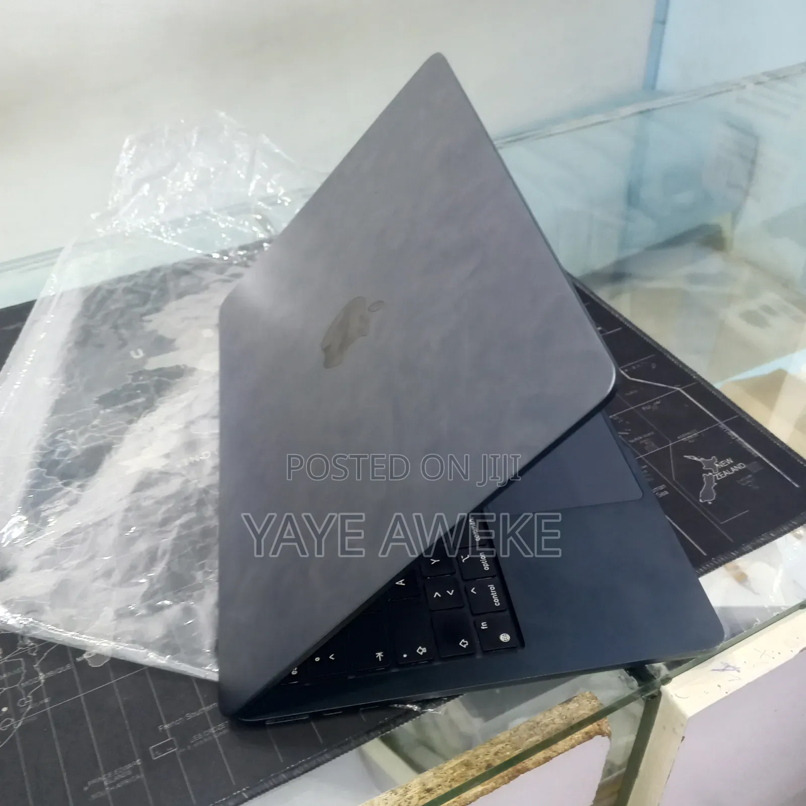 New Laptop Apple MacBook Air 2022 M2 16GB Apple M2 SSD 512GB