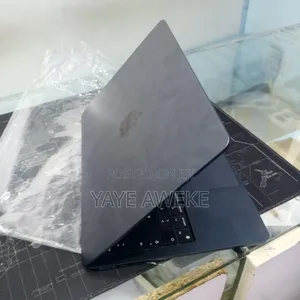 New Laptop Apple MacBook Air 2022 M2 16GB Apple M2 SSD 512GB