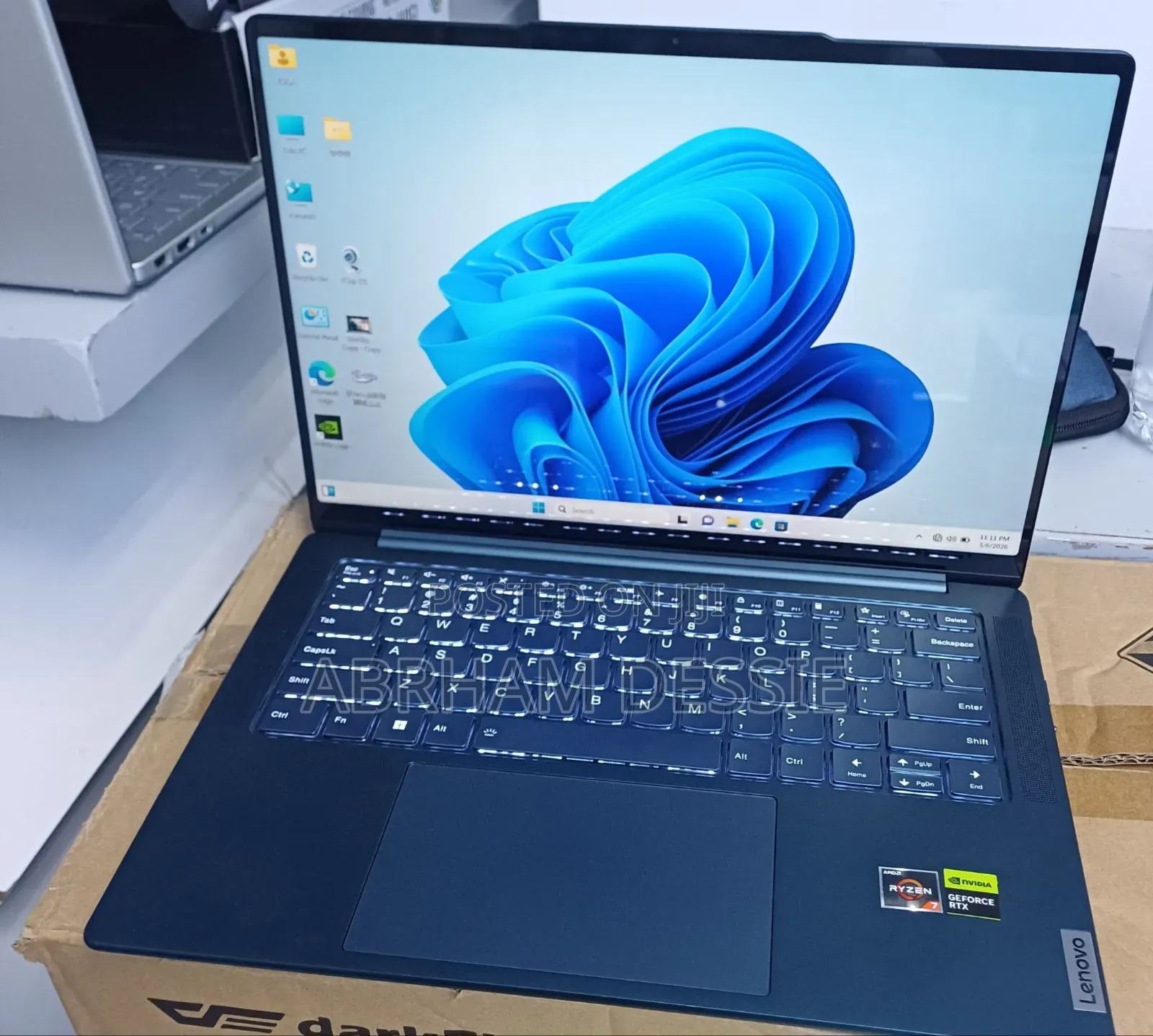 New Laptop Lenovo 16GB AMD Ryzen 7 SSD 512GB