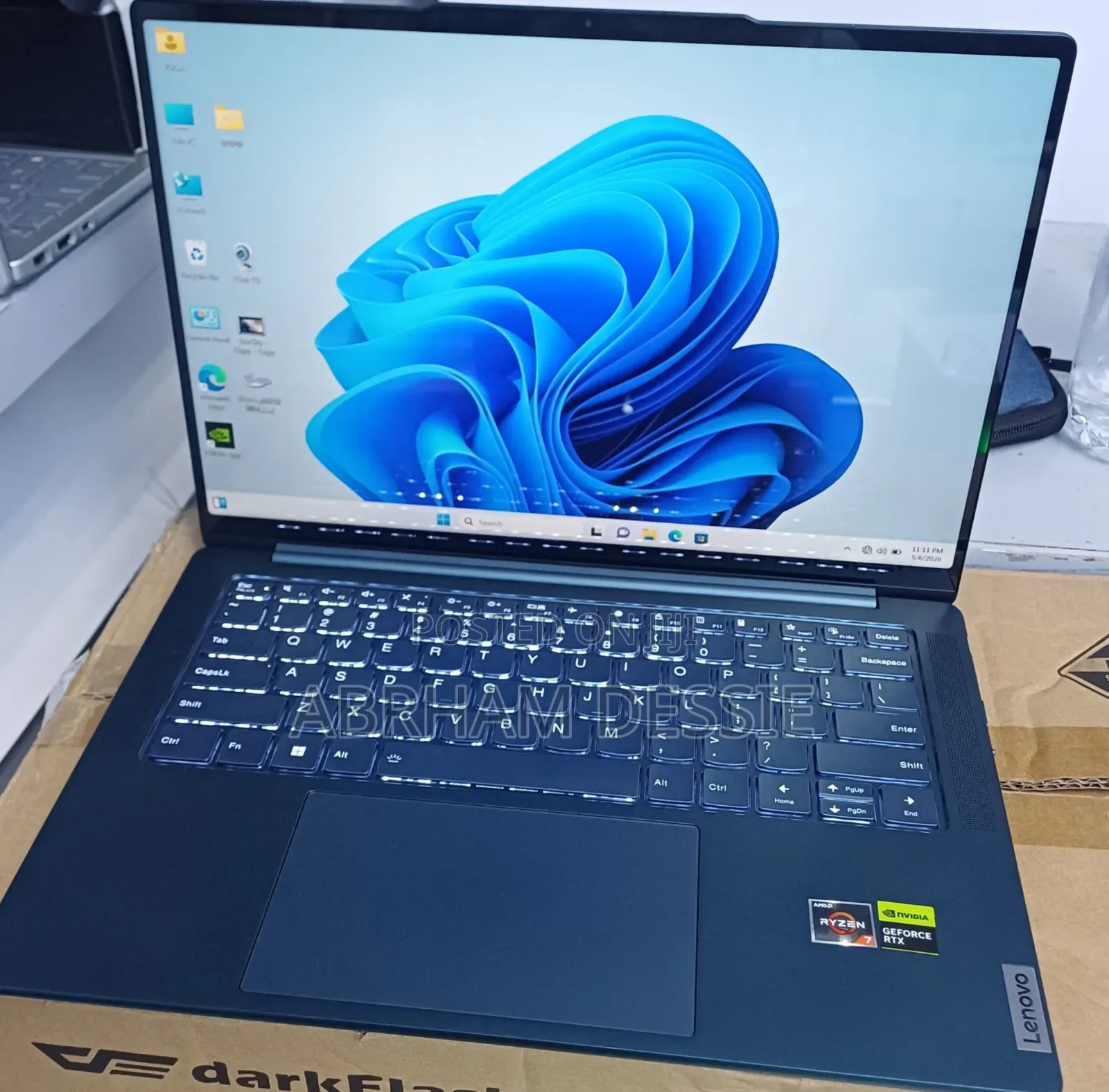 New Laptop Lenovo 16GB AMD Ryzen 7 SSD 512GB