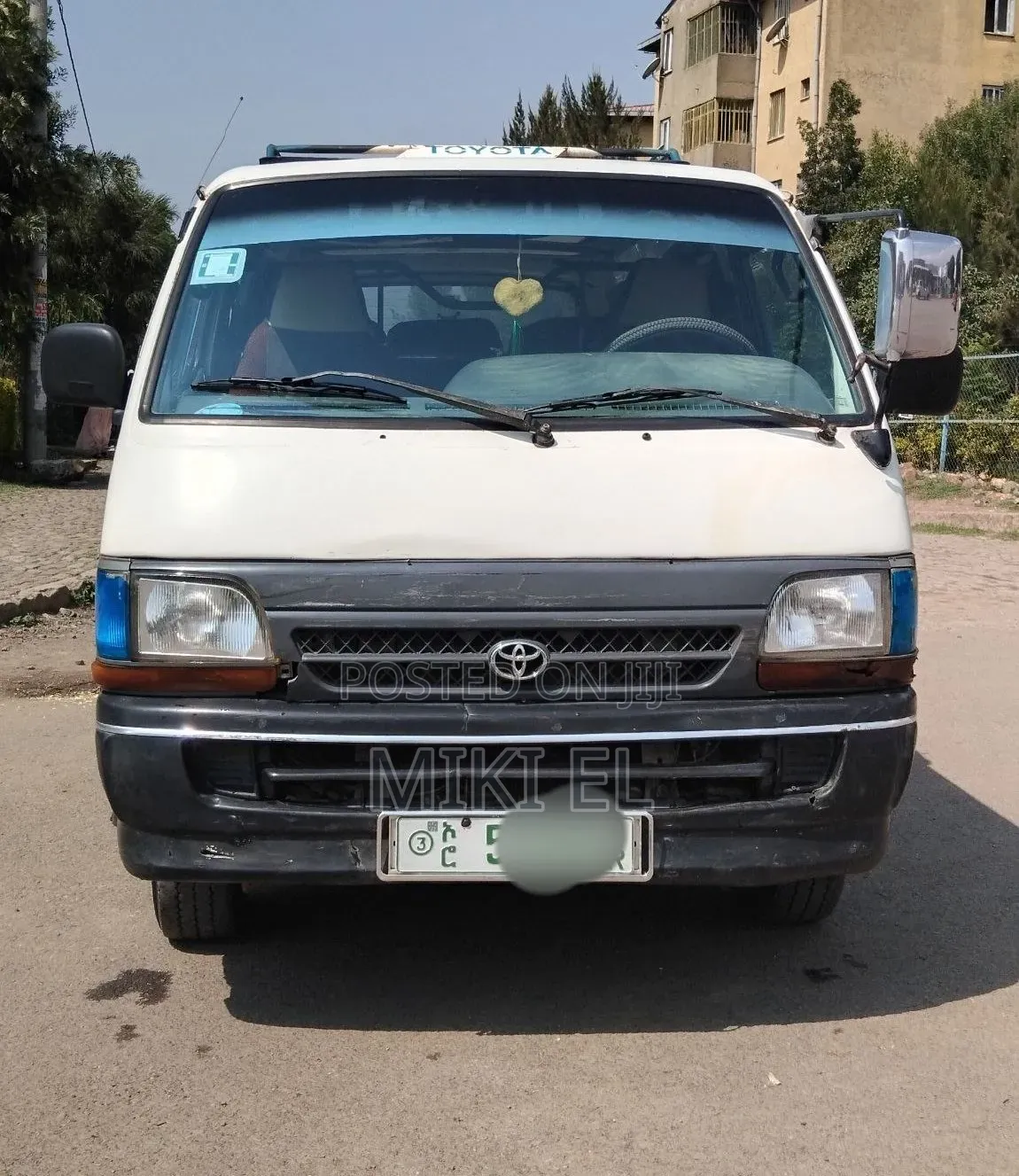 Toyota HiAce 2001 White