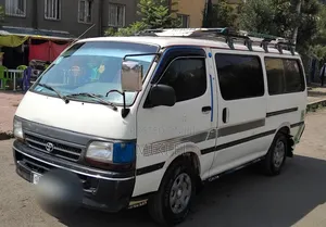 Toyota HiAce 2001 White
