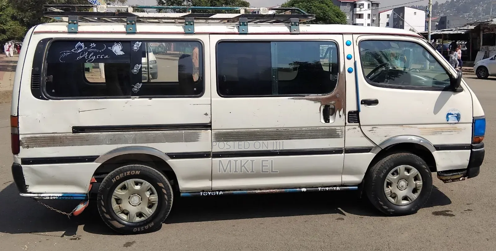 Toyota HiAce 2001 White