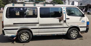 Toyota HiAce 2001 White