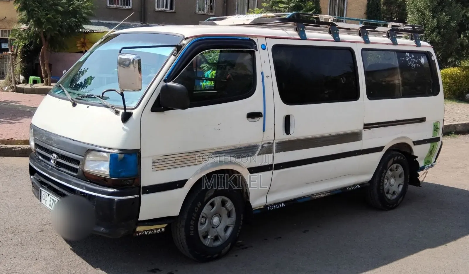 Toyota HiAce 2001 White