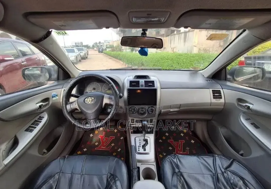Toyota Corolla 2012 Gray