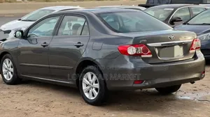 Toyota Corolla 2012 Gray