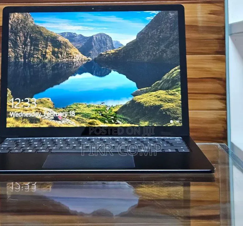 New Laptop Microsoft Surface 16GB Intel Core i7 SSD 512GB