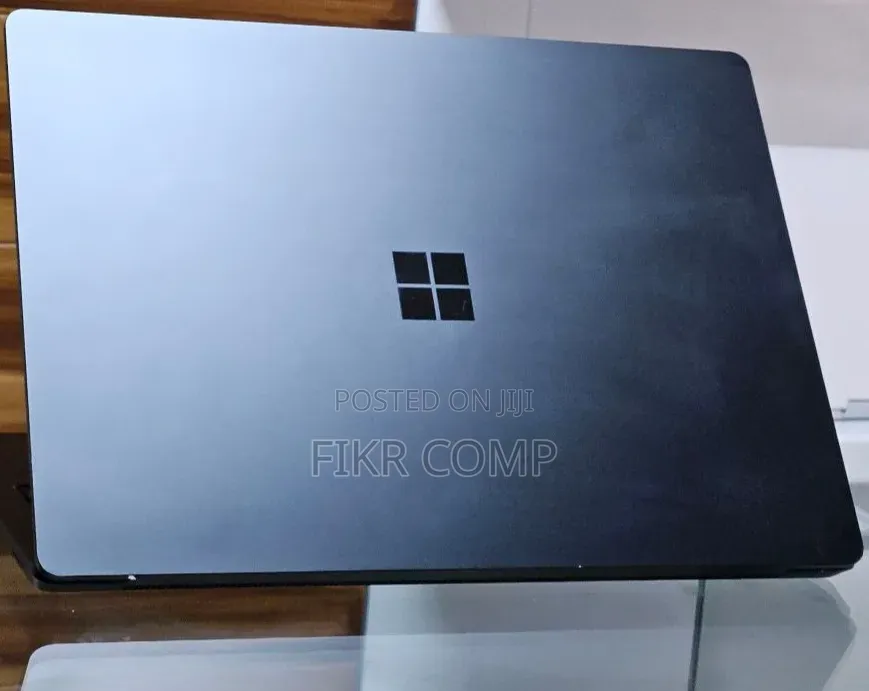 New Laptop Microsoft Surface 16GB Intel Core i7 SSD 512GB