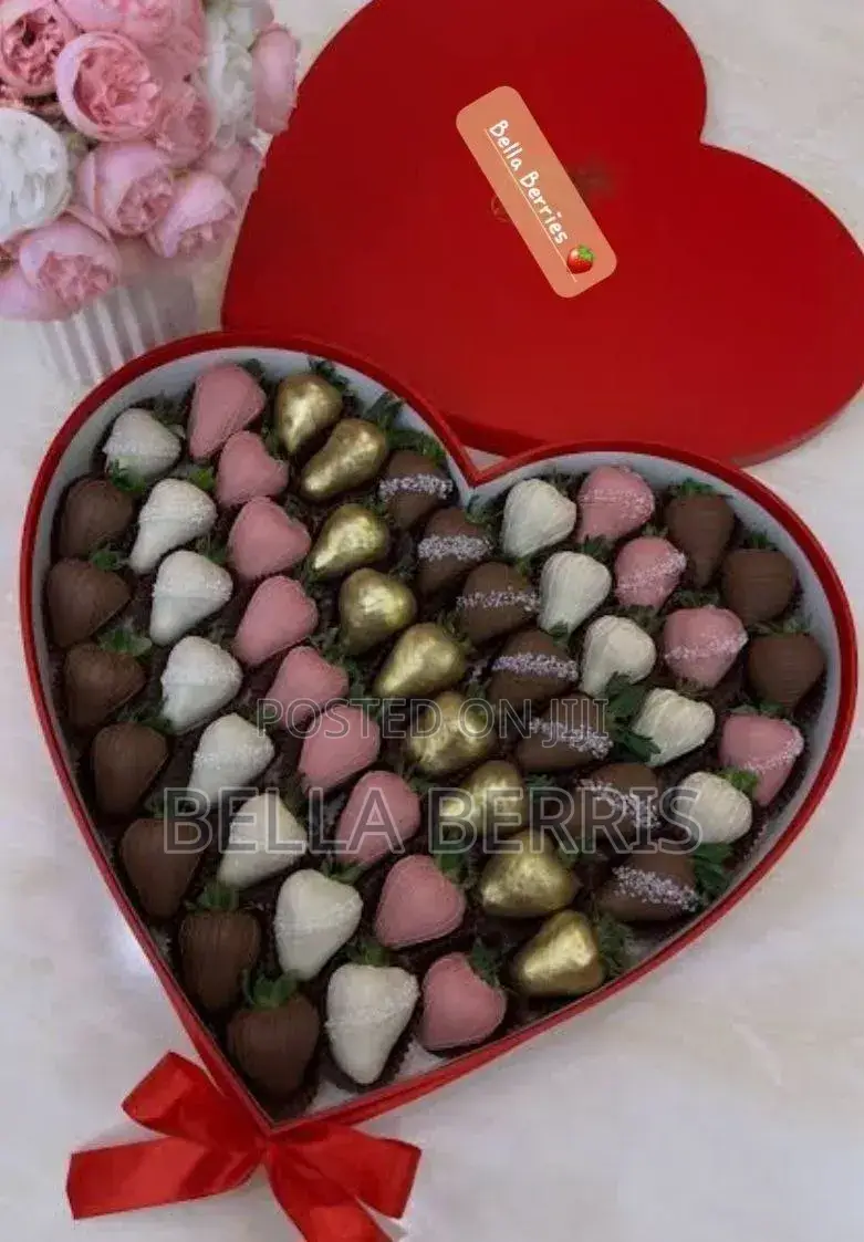 Chocolate Covered Strawberries And Cake Pop's For Different Events