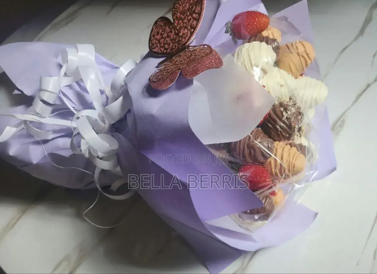 Chocolate Covered Strawberries And Cake Pop's For Different Events