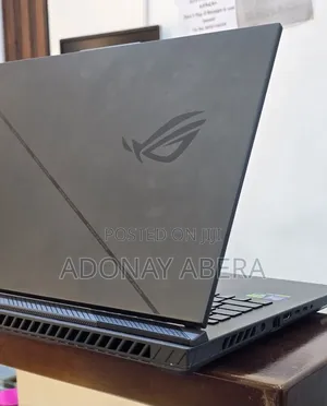 New Laptop Asus ROG Strix G18 40GB Intel Core i9 SSD 1T