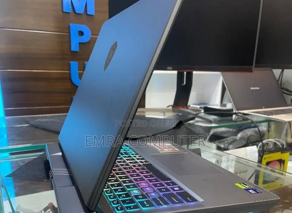 New Laptop MSI Vector 16 HX AI A2XWIG 16GB AMD Ryzen 7 SSD 1T