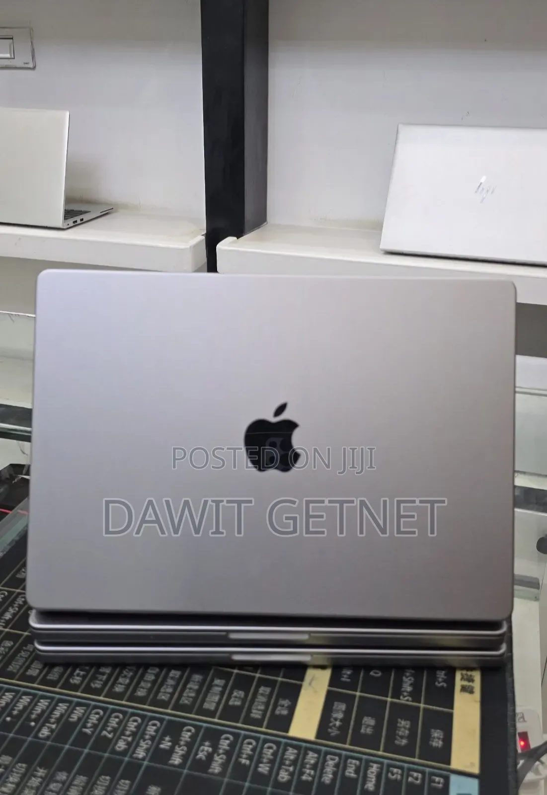 New Laptop Apple MacBook Pro 2020 M1 32GB Apple M1 Pro SSD 512GB