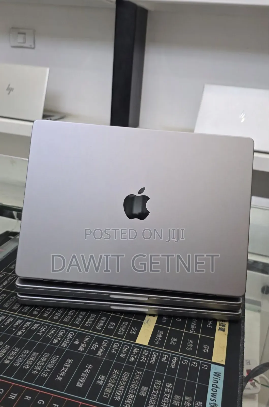 New Laptop Apple MacBook Pro 2020 M1 32GB Apple M1 Pro SSD 512GB